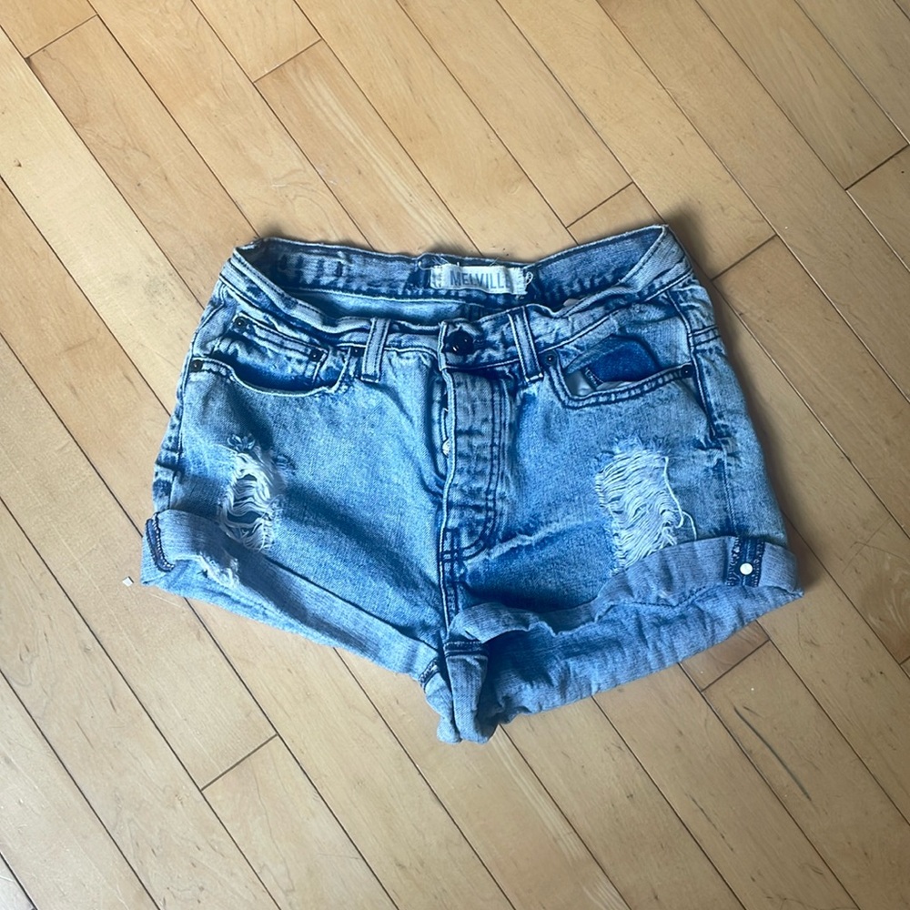 light ripped mom jeans short